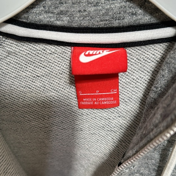 Amazing Condition Men’s Nike Zip Up - Picture 4 of 5